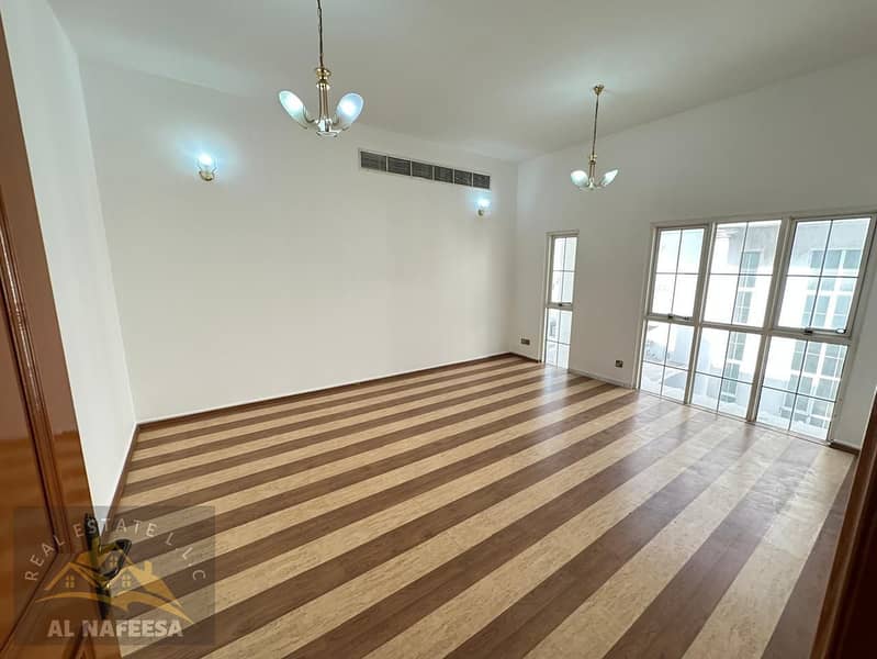 13 ddacaf3d-8116-4bd5-b251-870fc0ea1664. jpg