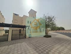 فیلا في فلل الحمراء فيليج B،قرية الحمراء 5 غرف 8500000 درهم - 14438032