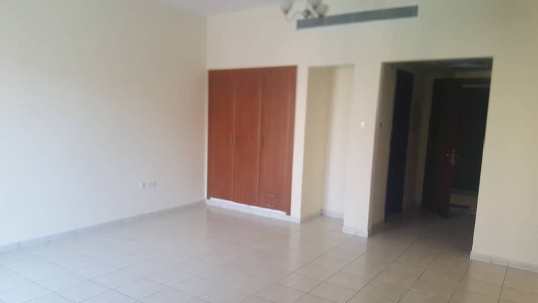 Hot Deal Vacant Ready to move in Studio with balcony in Persia Cluster 2nd floor Rent 20k/4 cheqs