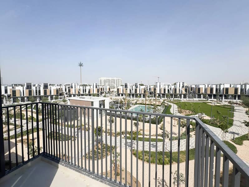 Big Plot I Single Row I 4BR G+2 I Modern Design Big Plot I Single Row I 4BR G+2 I Modern Design