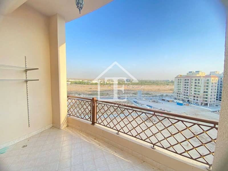 Duplex 5BR | Family Residence | Freehold | Vacant Duplex 5BR | Family Residence | Freehold | Vacant