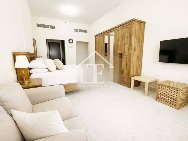 Ultra Spacious 5BR | High Floor | 4 Parkings Ultra Spacious 5BR | High Floor | 4 Parkings