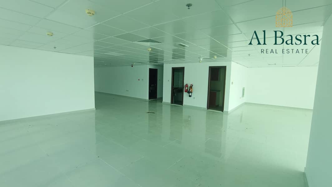 5 corporate-office-space-al-majaz-2-sharjah-4. jpg