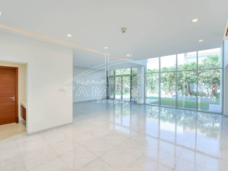 Contemporary 4Bedroom Villa Prime Location - Image 2