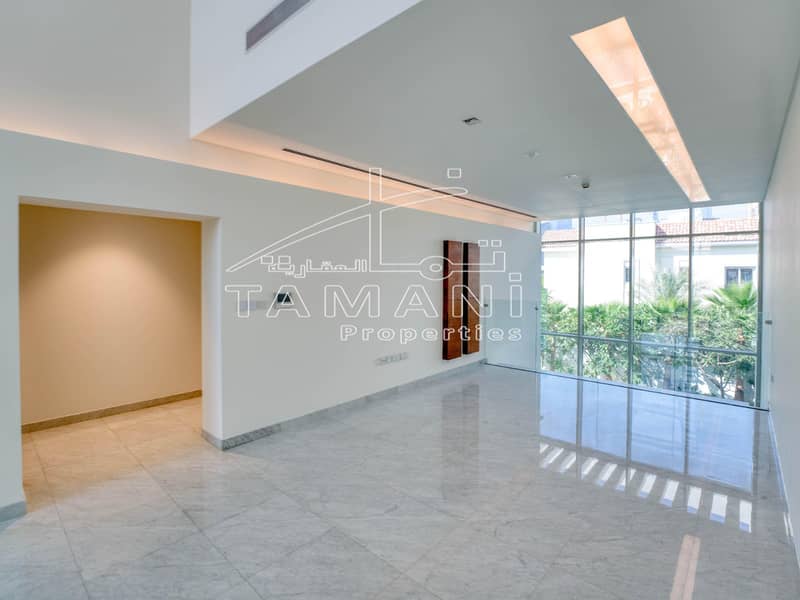Contemporary 4Bedroom Villa Prime Location - Image 14