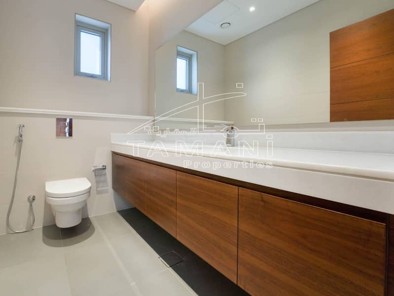 Contemporary 4Bedroom Villa Prime Location - Image 16