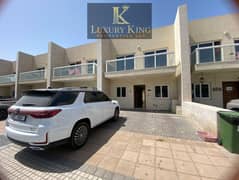 “منزل عائلي من 3 غرف نوم مع غرفة خادمة خاصة”