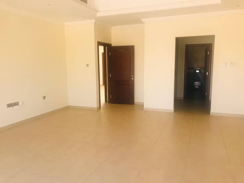Luxury 5 bed room with pool and garden for rent in Jumeirah 1