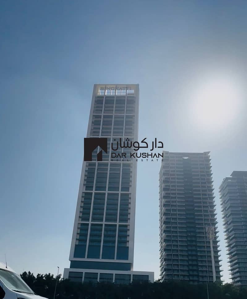 Luxurious Studio Apartment with Marina View, Main Road View