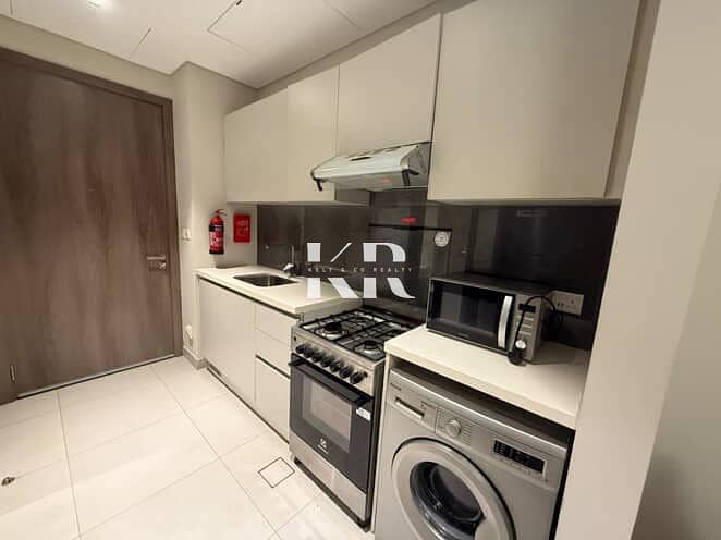 Furnished Studio | Bigger Layout | Mid Floor | Community View