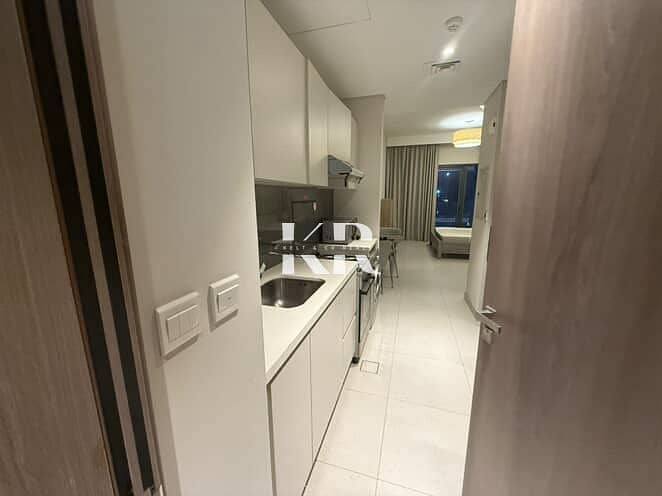 Furnished Studio | Bigger Layout | Mid Floor | Community View