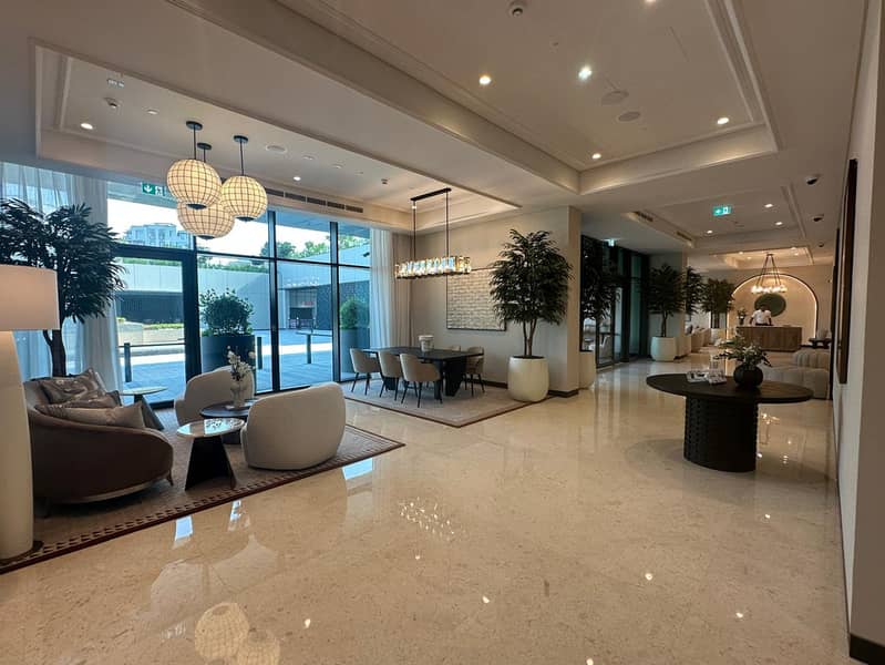 17 PRN-Bldg Lobby-1. jpg