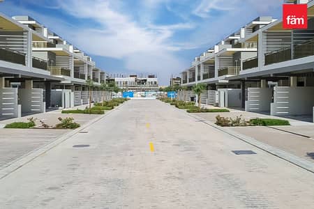 3 Bedroom Townhouse for Rent in DAMAC Hills 2 (Akoya by DAMAC), Dubai - Vastu Complaint | Brand New | Prime Location