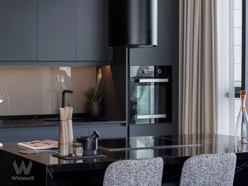 7 Kitchen 3. jpg