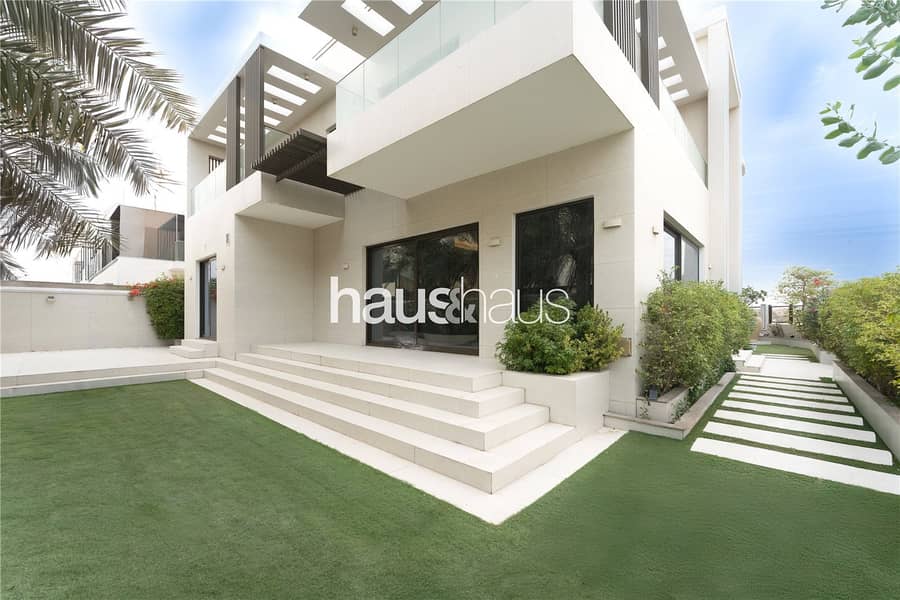 5 Bedroom | Priced to Sell | Custom Villa | VOT 5 Bedroom | Priced to Sell | Custom Villa | VOT