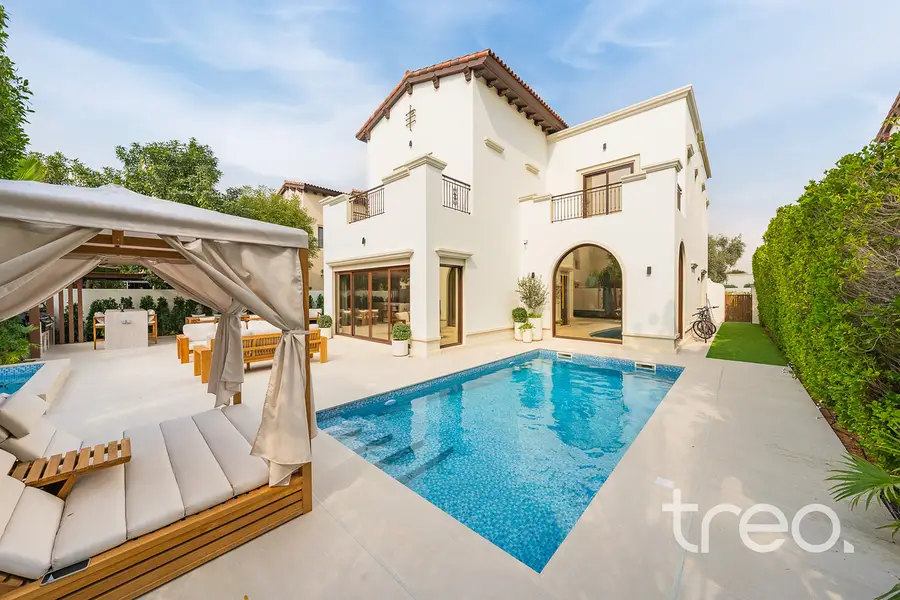 Fully Remodelled | Private Plot with Pool in Arabian Ranches 2