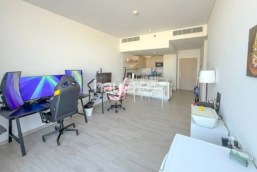Vacant on Transfer | Modern | Low Rise Vacant on Transfer | Modern | Low Rise