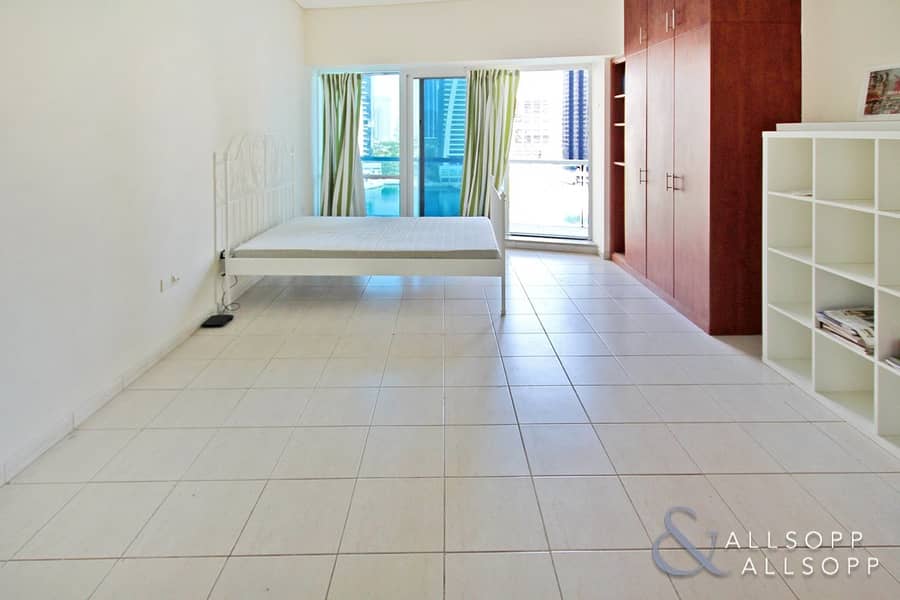Full Lake View | In Demand | Parking | Vacant Full Lake View | In Demand | Parking | Vacant