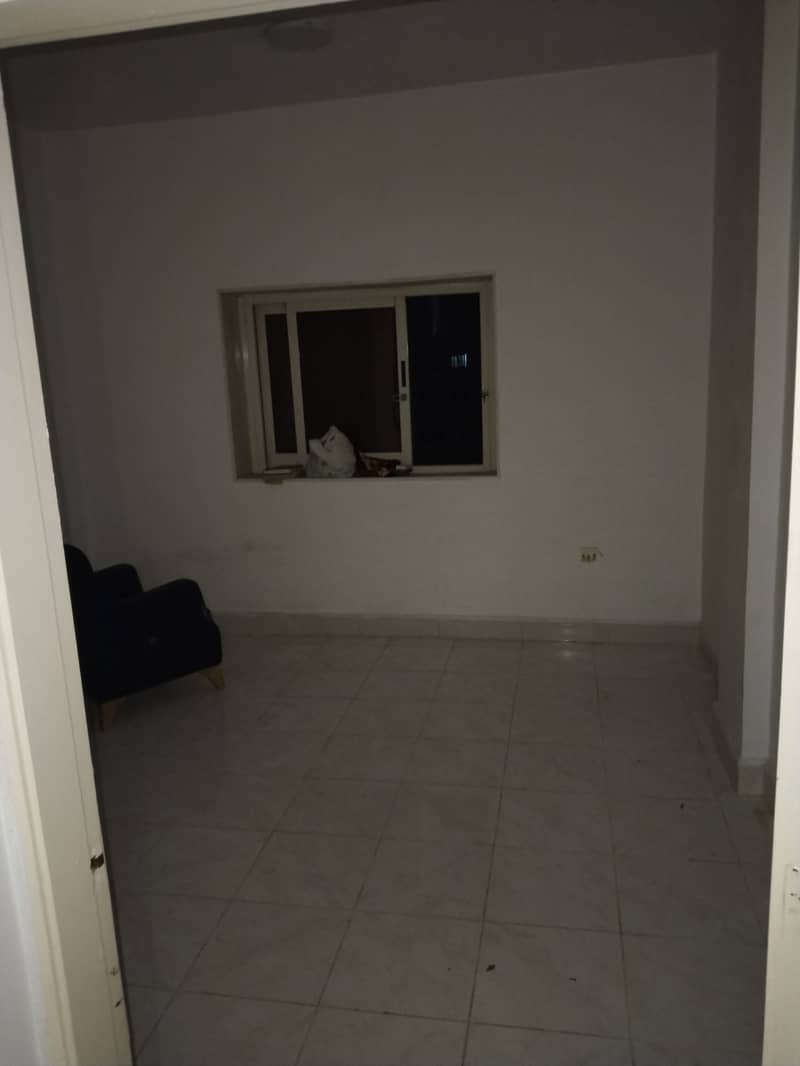 8 1000647088. jpg
