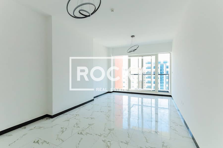 2 Chez moi - Living area (2). JPG