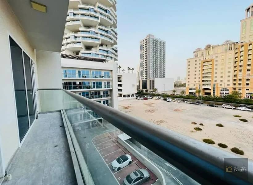 4 Balcony in Regent Court. png
