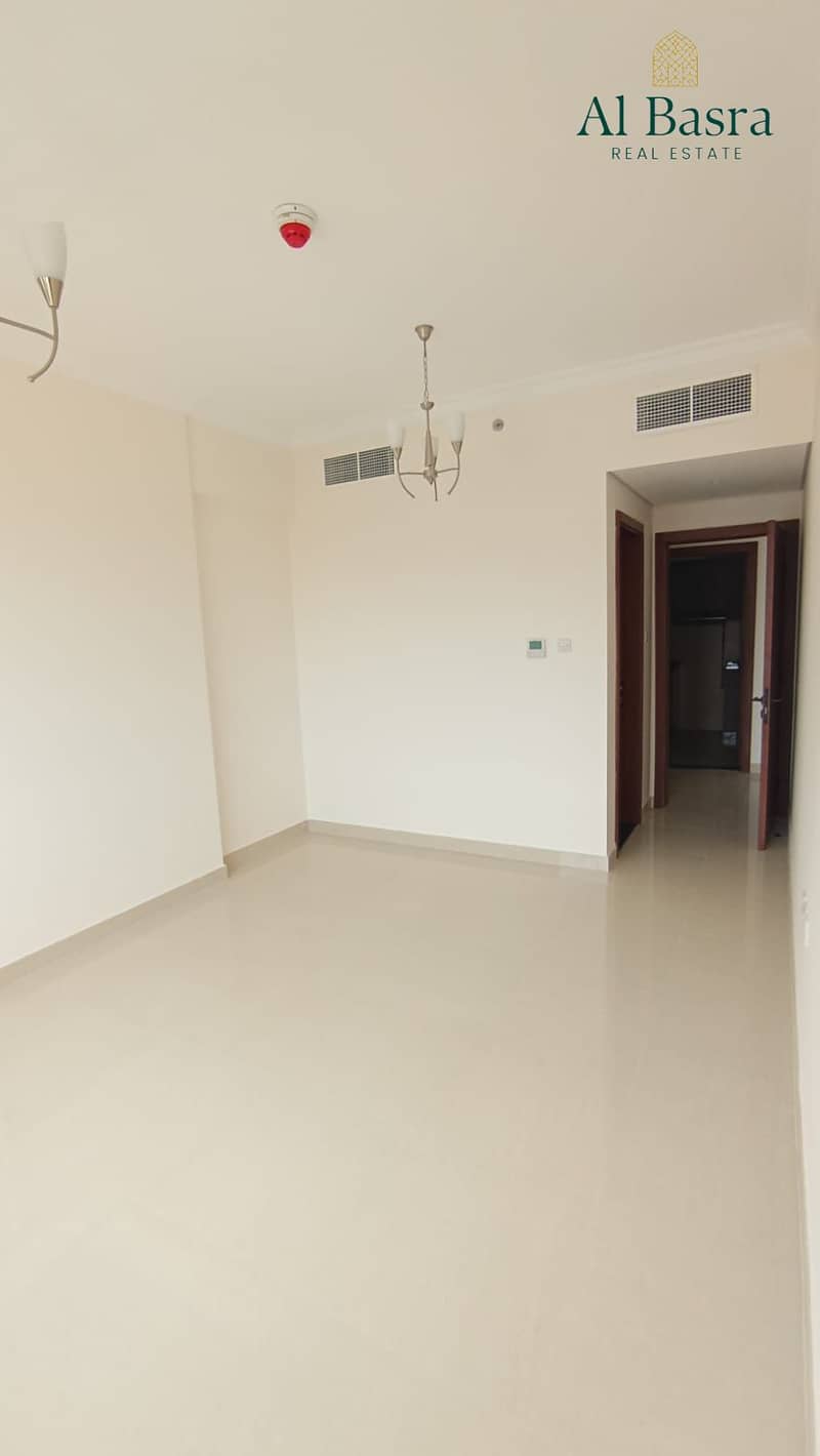 6 modern-bedroom-built-in-wardrobes-al-zahia. jpeg