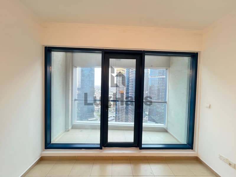 Upgraded| Unfurnished| Balcony| Near Metro| Vacant