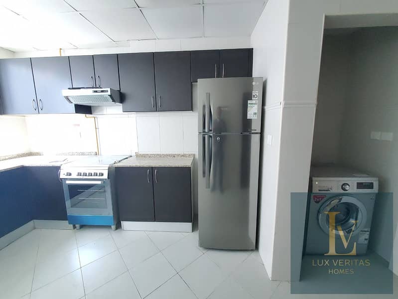 AC Inclusive | 12 Cheques | Kitchen Equipped