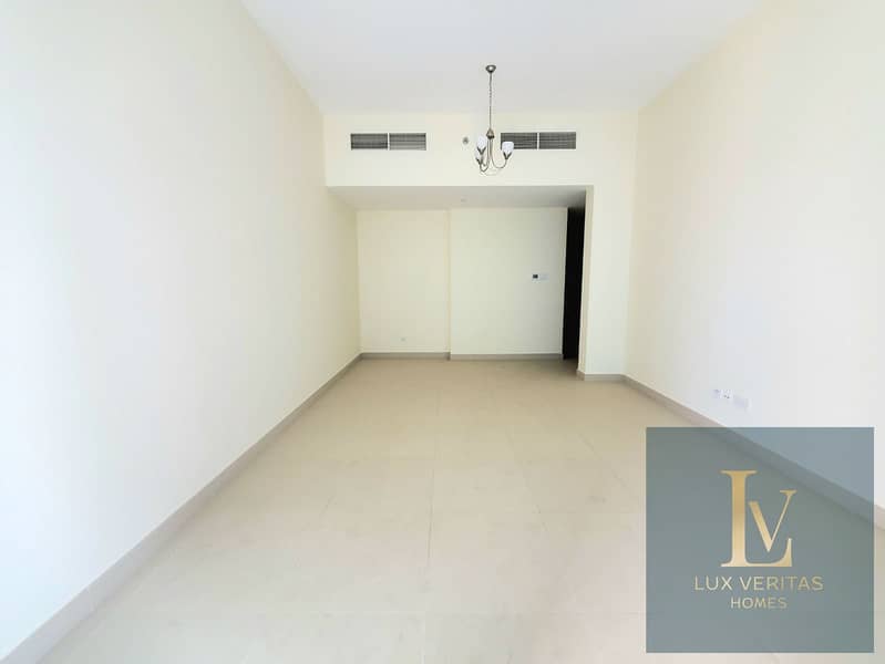 AC Inclusive | 12 Cheques | Kitchen Equipped