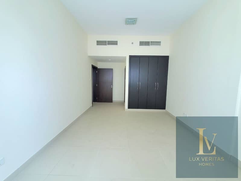 AC Inclusive | 12 Cheques | Kitchen Equipped