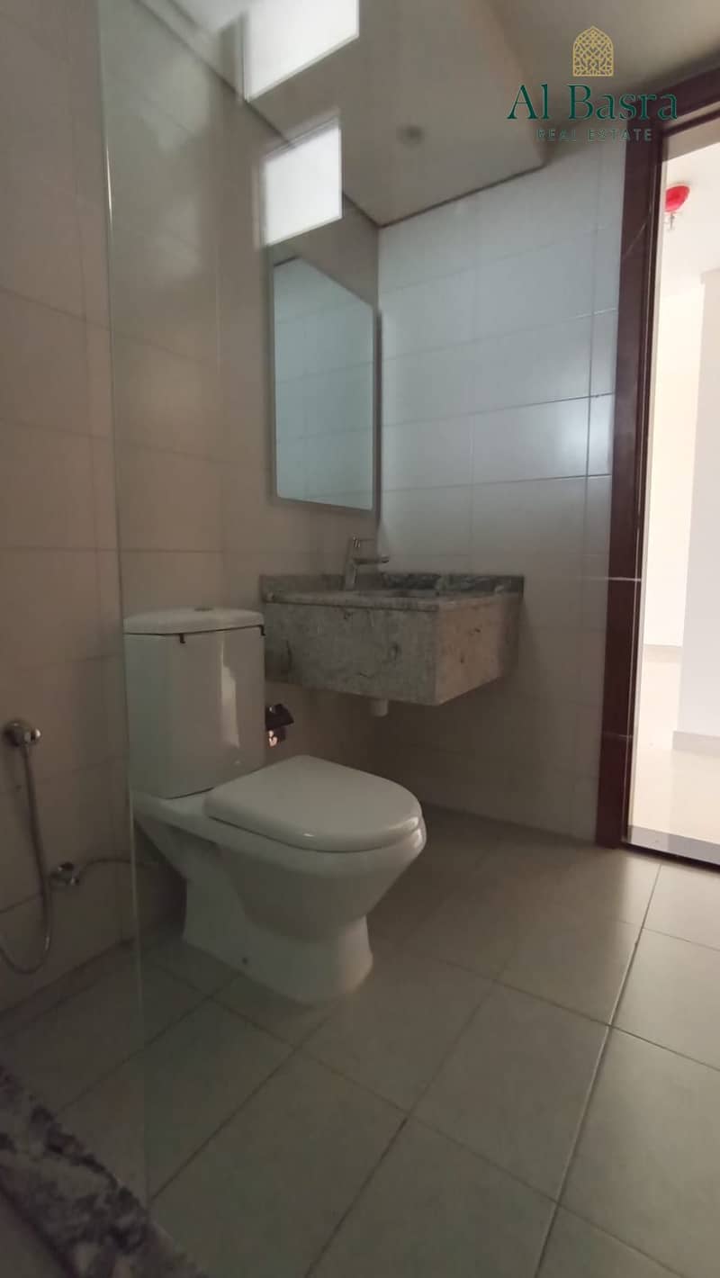 16 stylish-bathroom-modern-finish-al-zahia. jpeg