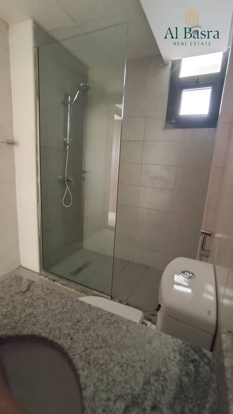 17 stylish-bathroom-modern-finish-al-zahia-2. jpeg