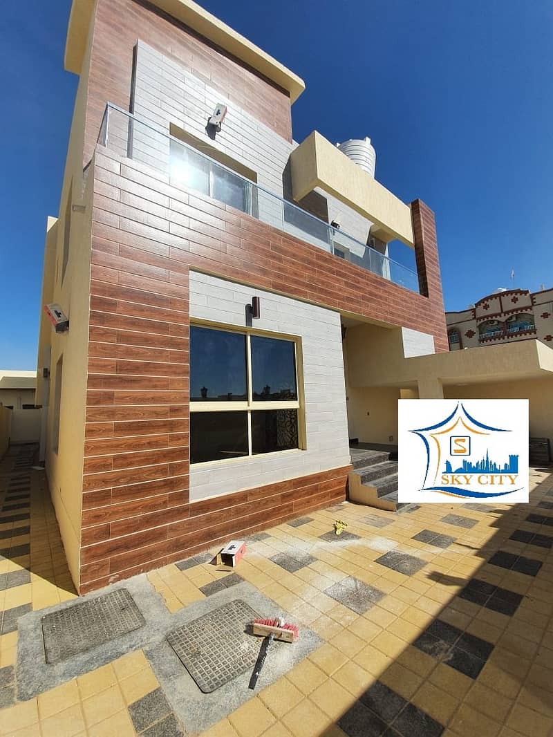 Villa for sale in Ajman in a very privileged position with the possibility of bank financing
