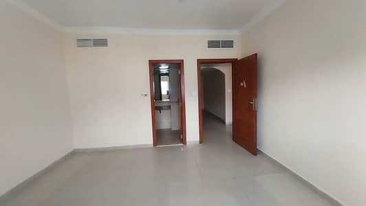 3 habitaciones Apartamento para en Alquiler en Al Qasimia, Sharjah - WhatsApp Image 2026-03-08 at 3.44. 38 PM. jpeg 3 habitaciones Apartamento para en Alquiler en Al Qasimia, Sharjah - WhatsApp Image 2026-03-08 at 3.44. 38 PM. jpeg