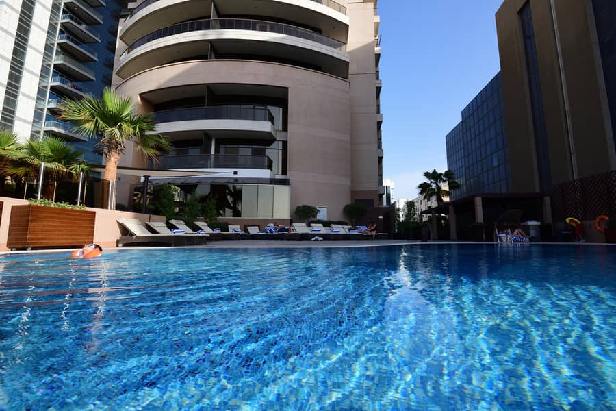 6 Swimming Pool