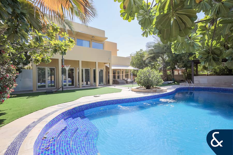Huge Plot | Park View | Private Pool Huge Plot | Park View | Private Pool