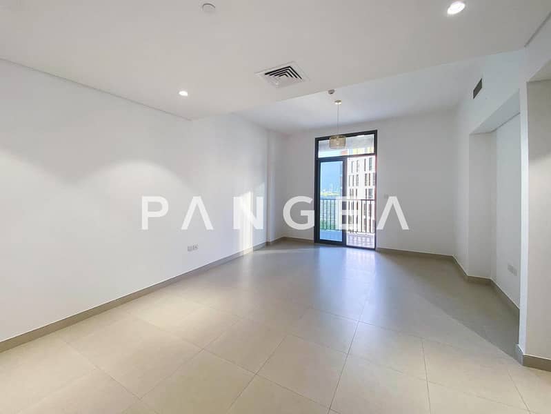 Community View | Ready to move in | Large Layout Community View | Ready to move in | Large Layout