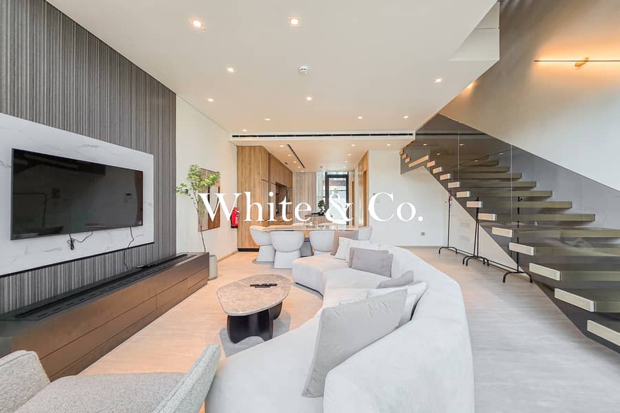 MIDDLE CORNER | FULLY FURNISHED | VACANT MIDDLE CORNER | FULLY FURNISHED | VACANT