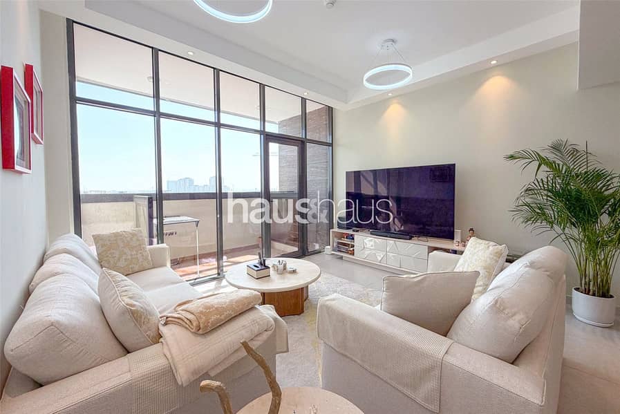 Vibrant Light | Spacious | Vacant on Transfer Vibrant Light | Spacious | Vacant on Transfer