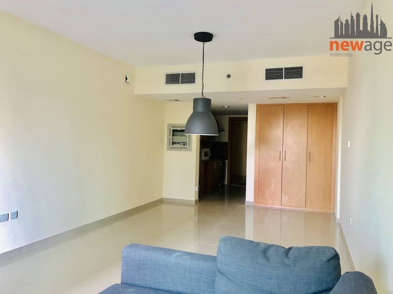 Large Studio Apt. Available for RENT in Green Park  JVT