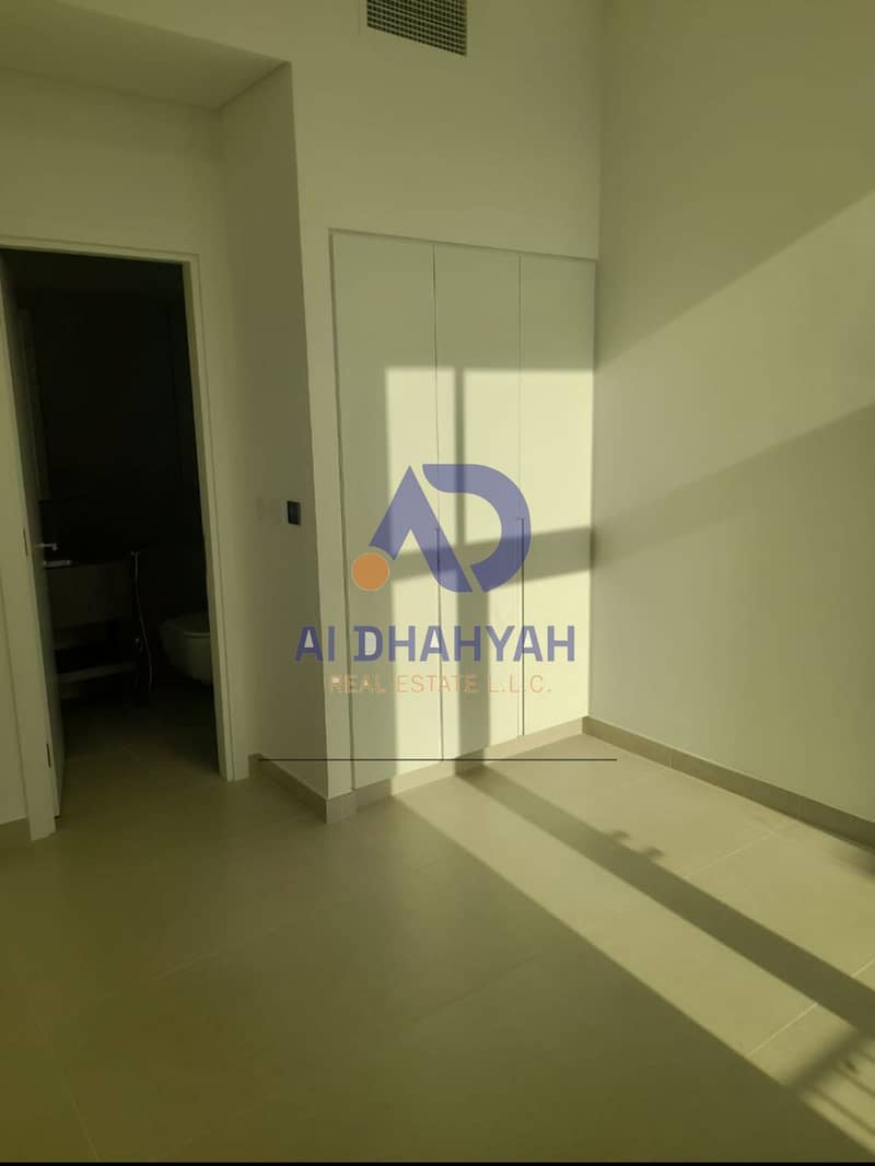 22 00fe44a6-2e14-4db6-acb4-c60a714ffe0b. jpg