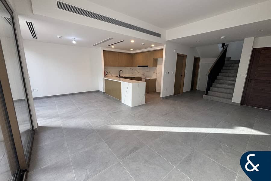 VOT | Brand New | 3 Bed + M | Modern Finish VOT | Brand New | 3 Bed + M | Modern Finish
