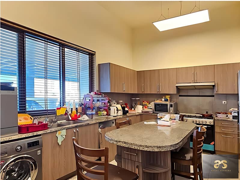 10 Kitchen-1. jpg
