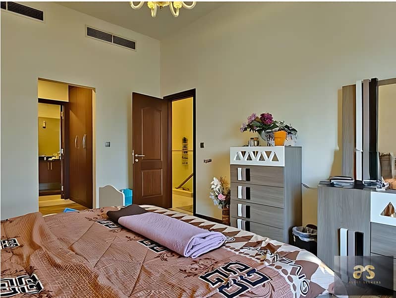 18 Bed-4. jpg