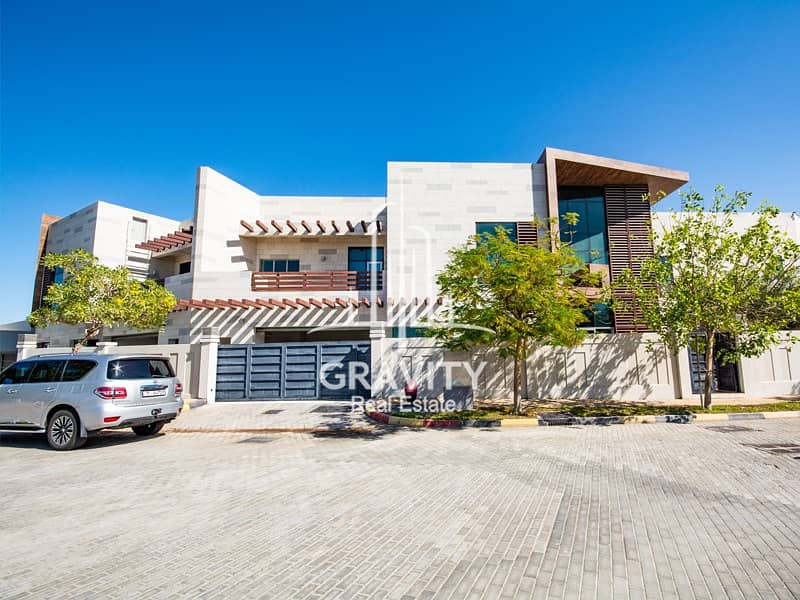 Family home 5BR villa I Driver's Room I Swimming Pool Family home 5BR villa I Driver's Room I Swimming Pool