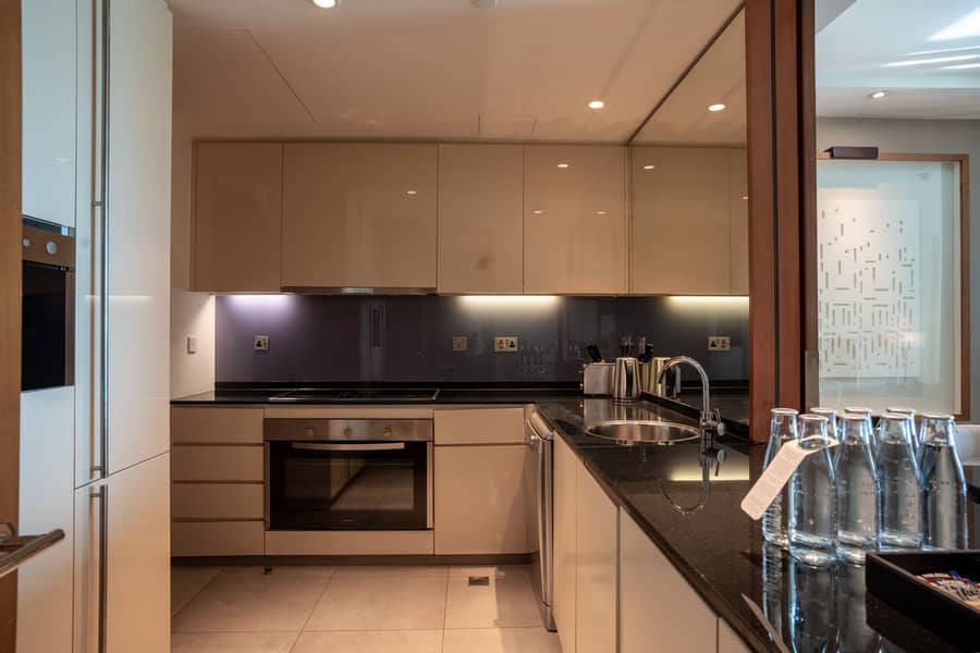 7 Kitchen. JPG