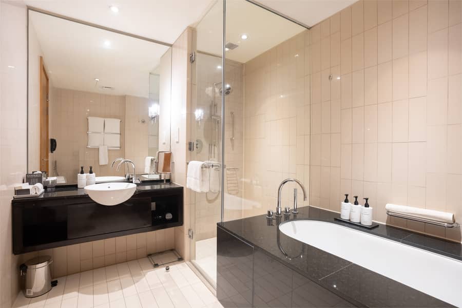8 Bathroom 2. JPG