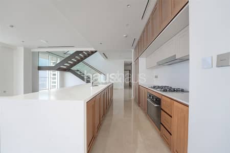 4 Bedroom Penthouse for Sale in Dubai Harbour, Dubai - One of a kind Duplex | Branded | Contemporary