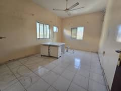 غرفتين وصاله للايجار السنوي بالروضه