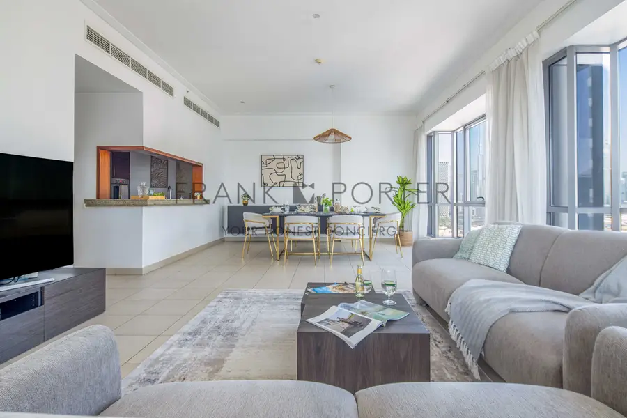 Modern 2BR in Downtown - Close to Dubai Mall | Ideal for Mid-Term Rental, Monthly & Weekely Stays | All Bills Inclusive